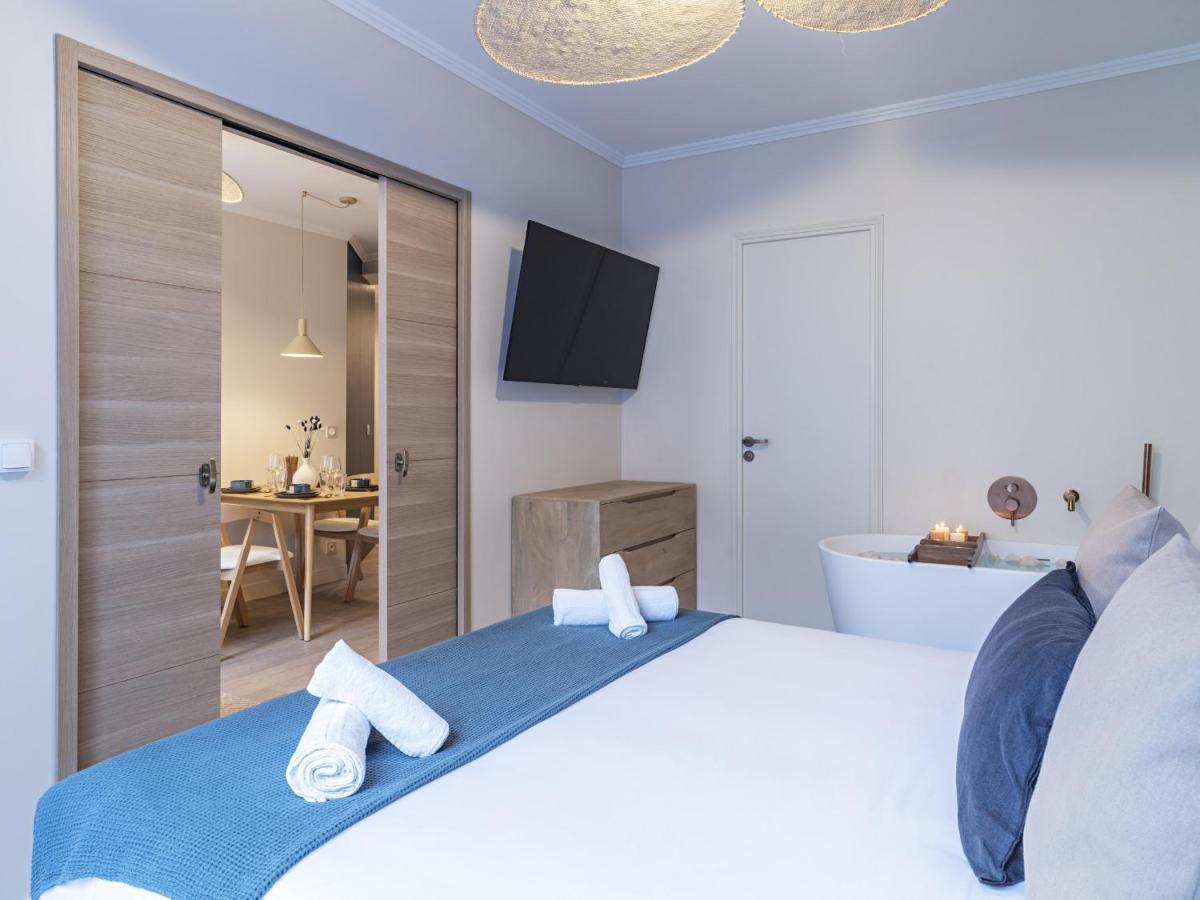 The Blue Suite On Champs Elysees Avenue Париж Екстериор снимка