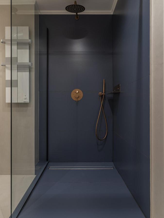 The Blue Suite On Champs Elysees Avenue Париж Екстериор снимка