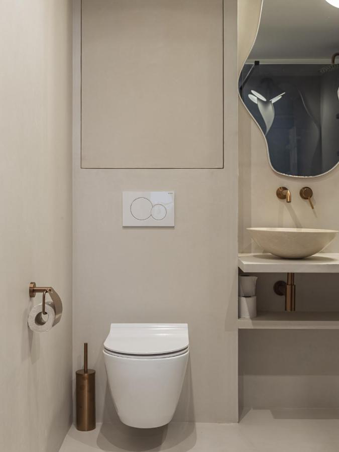The Blue Suite On Champs Elysees Avenue Париж Екстериор снимка