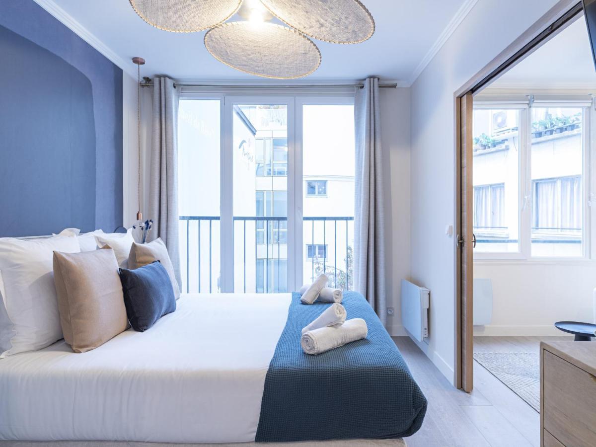 The Blue Suite On Champs Elysees Avenue Париж Екстериор снимка
