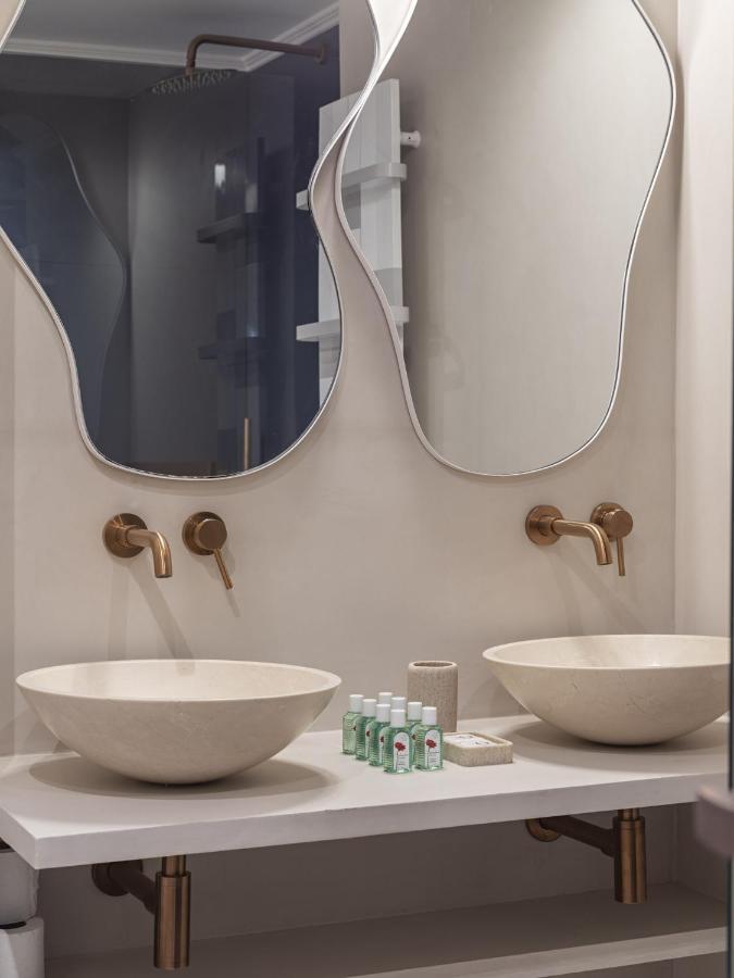 The Blue Suite On Champs Elysees Avenue Париж Екстериор снимка