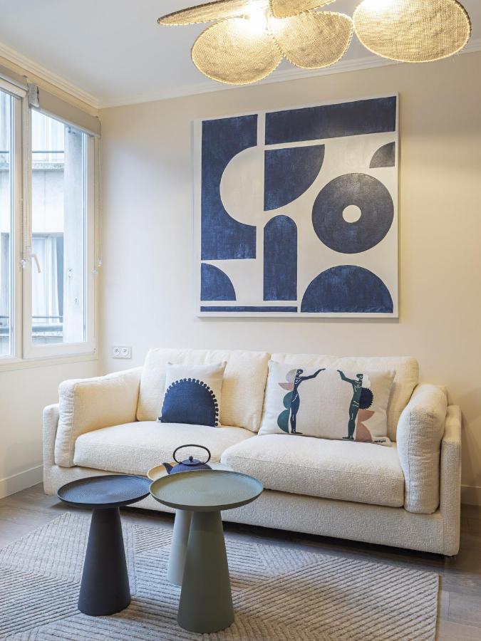 The Blue Suite On Champs Elysees Avenue Париж Екстериор снимка