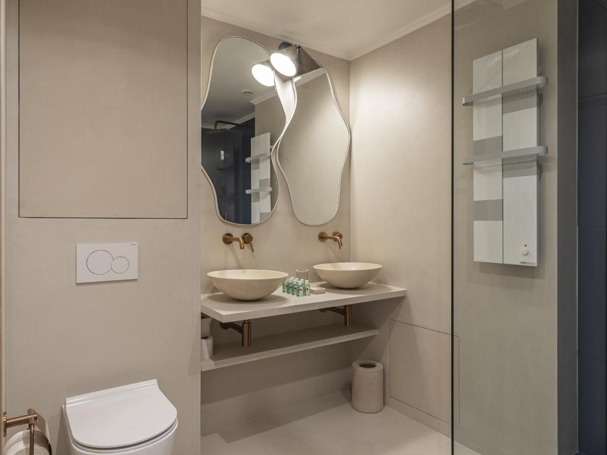 The Blue Suite On Champs Elysees Avenue Париж Екстериор снимка