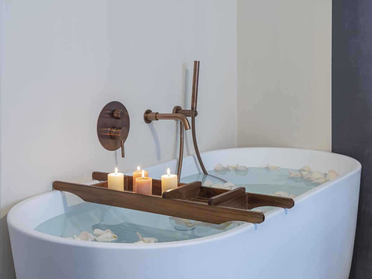 The Blue Suite On Champs Elysees Avenue Париж Екстериор снимка