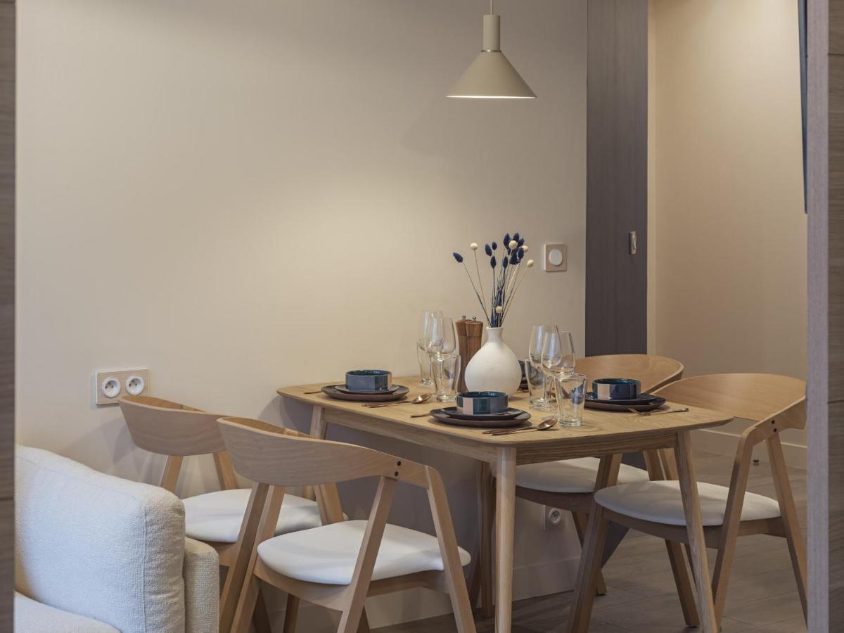 The Blue Suite On Champs Elysees Avenue Париж Екстериор снимка