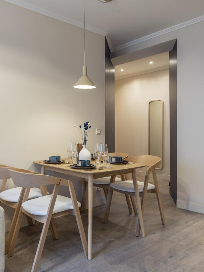 The Blue Suite On Champs Elysees Avenue Париж Екстериор снимка