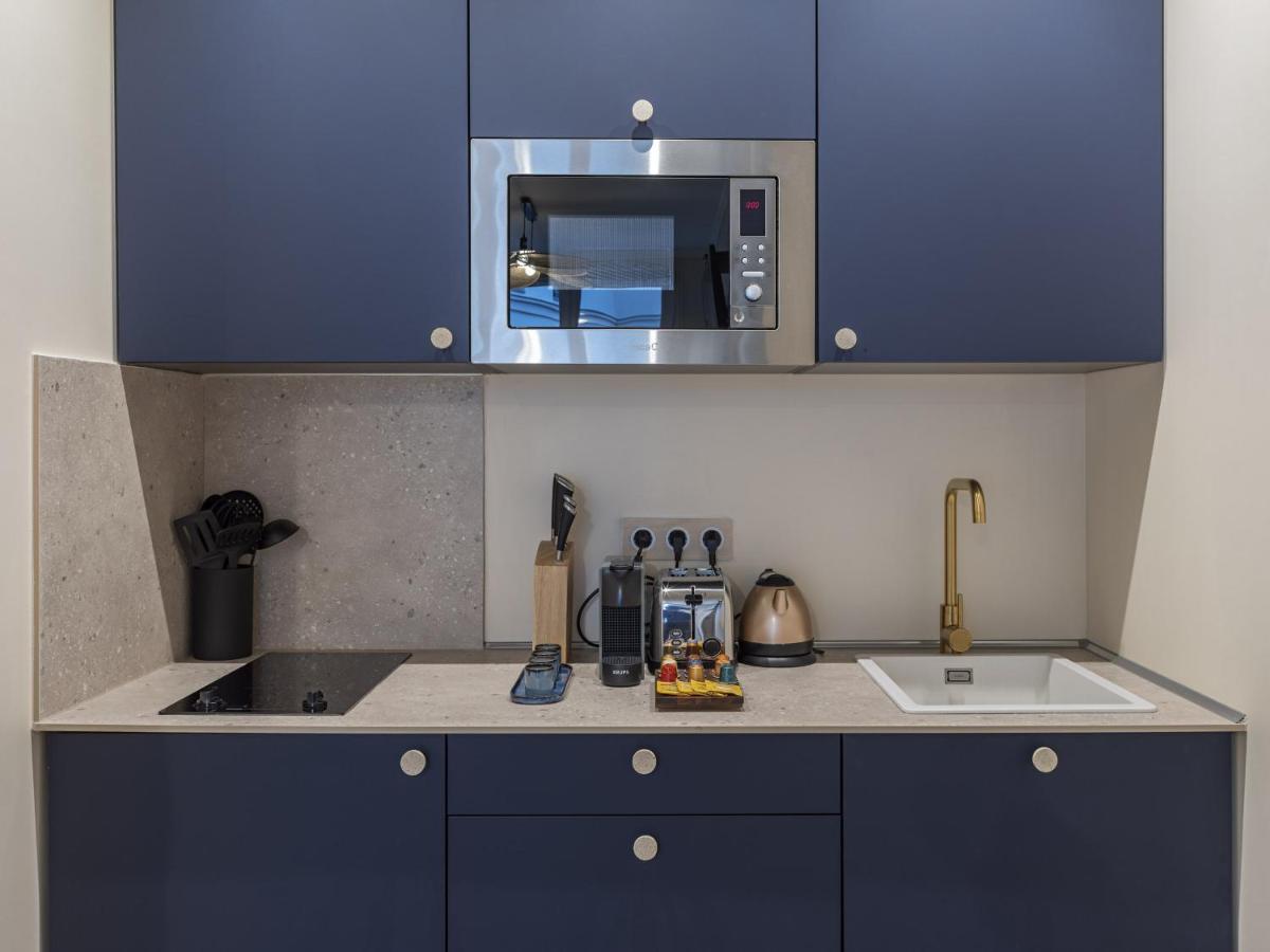 The Blue Suite On Champs Elysees Avenue Париж Екстериор снимка