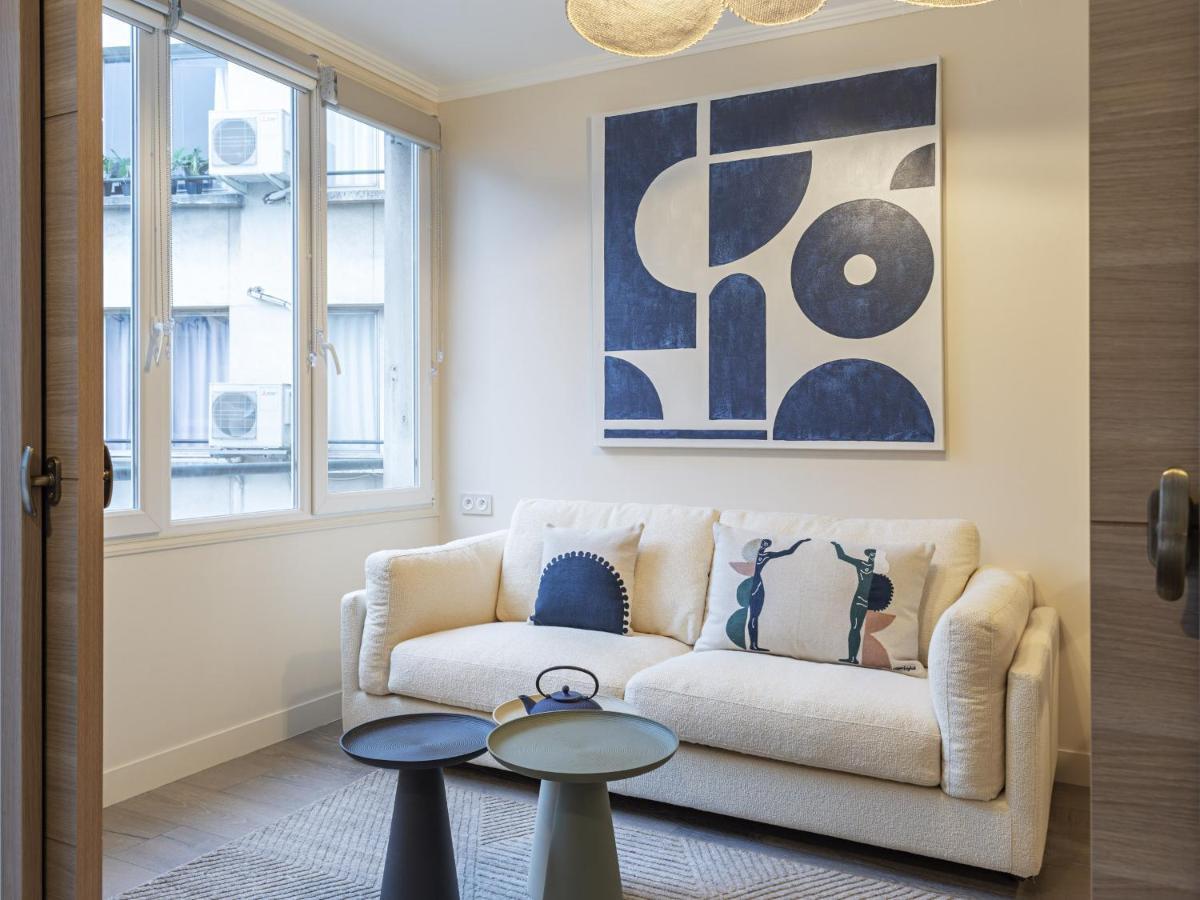 The Blue Suite On Champs Elysees Avenue Париж Екстериор снимка