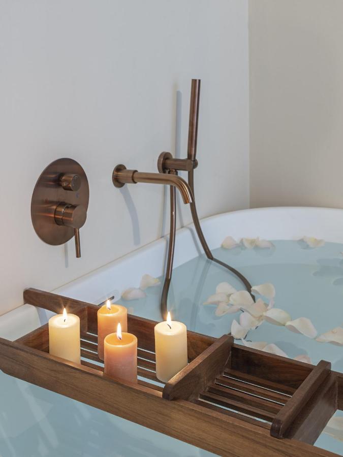 The Blue Suite On Champs Elysees Avenue Париж Екстериор снимка